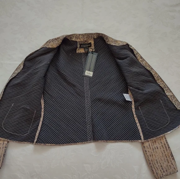 New 🎀 Bagatelle leather zip front fitted jacket patch pockets